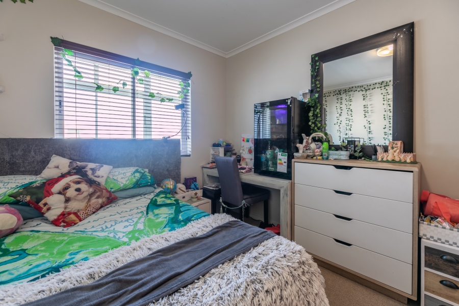 3 Bedroom Property for Sale in Waves Edge Western Cape